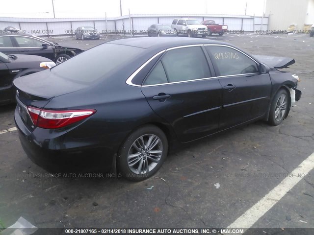 4T1BF1FK4FU016785 - 2015 TOYOTA CAMRY LE/XLE/SE/XSE BLACK photo 4
