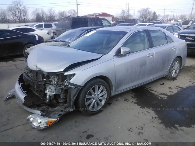 4T4BF1FK1CR214550 - 2012 TOYOTA CAMRY SE/LE/XLE SILVER photo 2