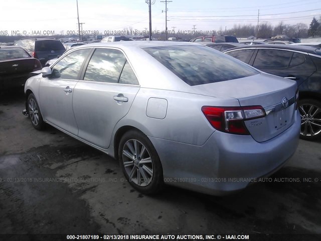 4T4BF1FK1CR214550 - 2012 TOYOTA CAMRY SE/LE/XLE SILVER photo 3