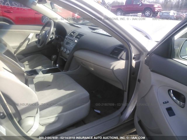 4T1BE46K49U795808 - 2009 TOYOTA CAMRY SE/LE/XLE BEIGE photo 5