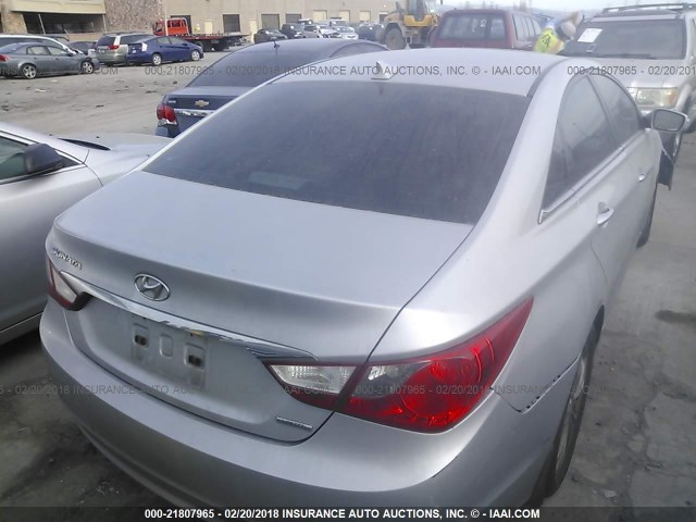 5NPEC4AC0BH133280 - 2011 HYUNDAI SONATA SE/LIMITED SILVER photo 4