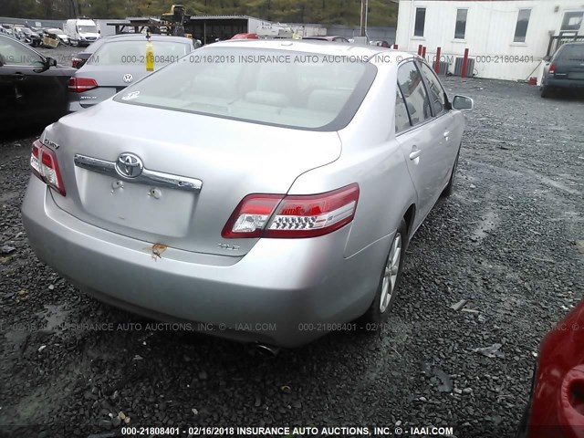 4T4BF3EKXBR167319 - 2011 TOYOTA CAMRY SE/LE/XLE SILVER photo 4
