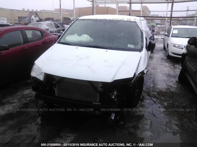 2C4RDGBG7HR665008 - 2017 DODGE GRAND CARAVAN SE WHITE photo 6