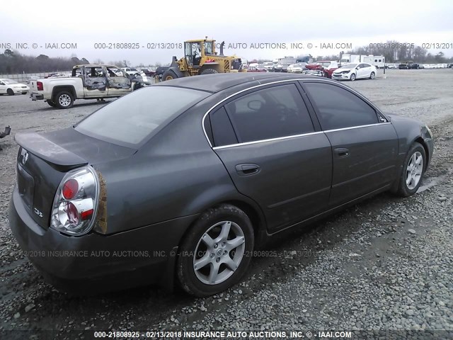 1N4AL11D35C333422 - 2005 NISSAN ALTIMA S/SL GRAY photo 4