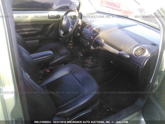3VWPG3AG5AM005889 - 2010 VOLKSWAGEN NEW BEETLE 绿色 照片 5