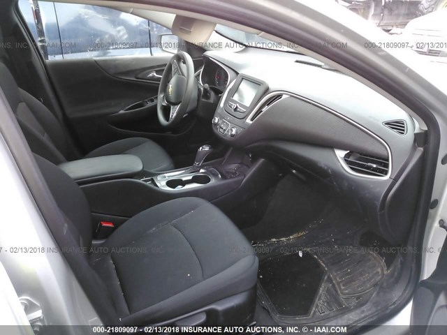 1G1ZB5STXGF310789 - 2016 CHEVROLET MALIBU LS 银色 照片 5