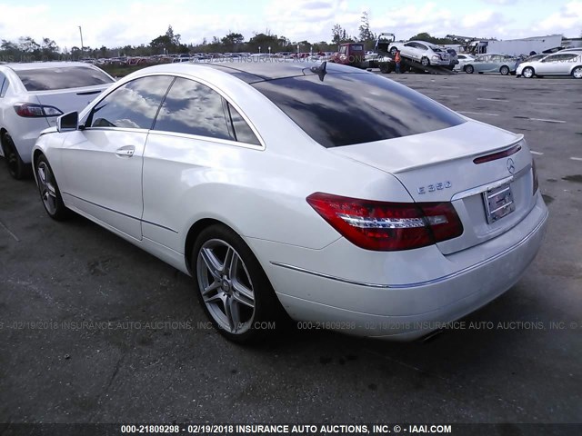 WDDKJ5KB9DF194151 - 2013 MERCEDES-BENZ E 350 WHITE photo 3