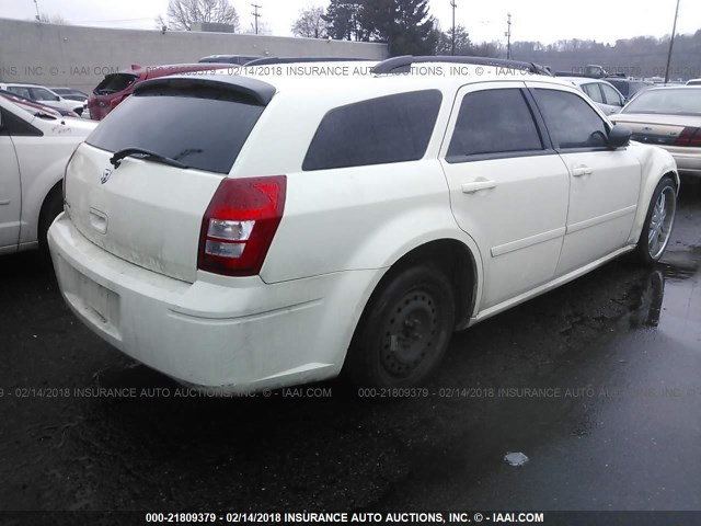 2D4FV48T45H598083 - 2005 DODGE MAGNUM SE WHITE photo 4