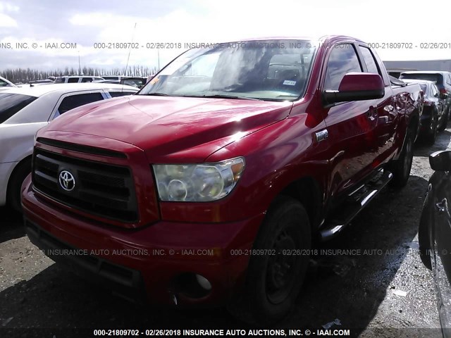 5TFRY5F11AX081192 - 2010 TOYOTA TUNDRA DOUBLE CAB SR5 RED photo 2
