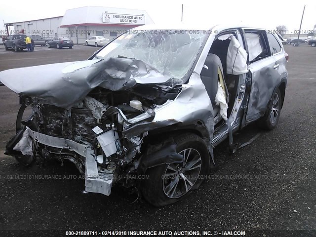 5TDZZRFH5HS232293 - 2017 TOYOTA HIGHLANDER LE/LE PLUS SILVER photo 2