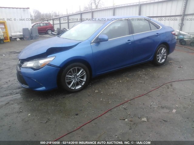4T1BF1FKXHU686585 - 2017 TOYOTA CAMRY LE/XLE/SE/XSE BLUE photo 2