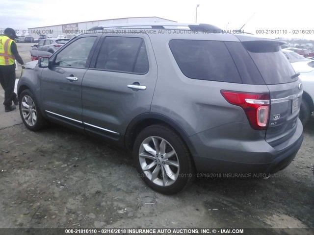 1FMHK7D83CGA90399 - 2012 FORD EXPLORER XLT GRAY photo 3