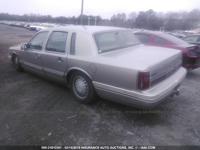 1LNLM82W2SY703892 - 1995 LINCOLN TOWN CAR SIGNATURE/SPINNAKER TAN photo 3