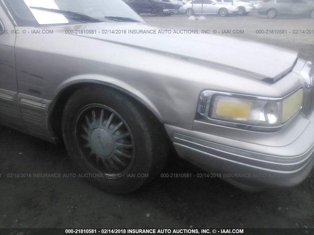 1LNLM82W2SY703892 - 1995 LINCOLN TOWN CAR SIGNATURE/SPINNAKER TAN photo 6