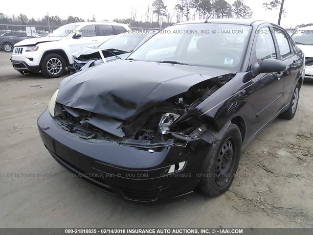 1FAFP34N17W109349 - 2007 FORD FOCUS ZX4/S/SE/SES BLACK photo 6