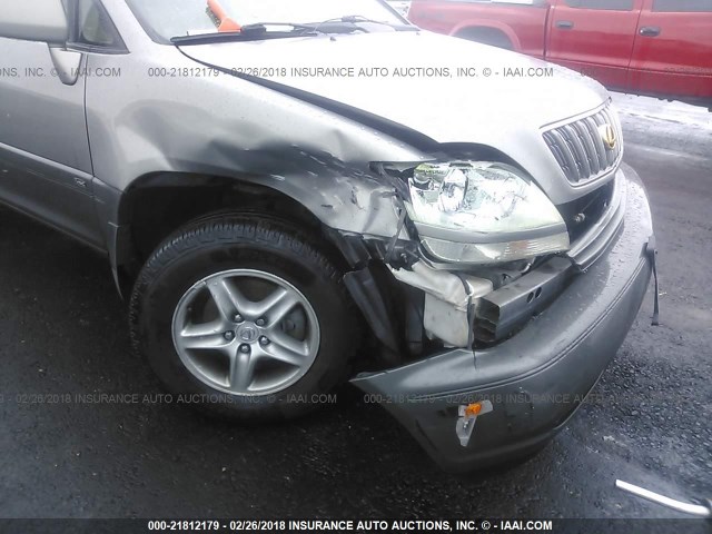 JTJHF10U430304590 - 2003 LEXUS RX 300 GRAY photo 6