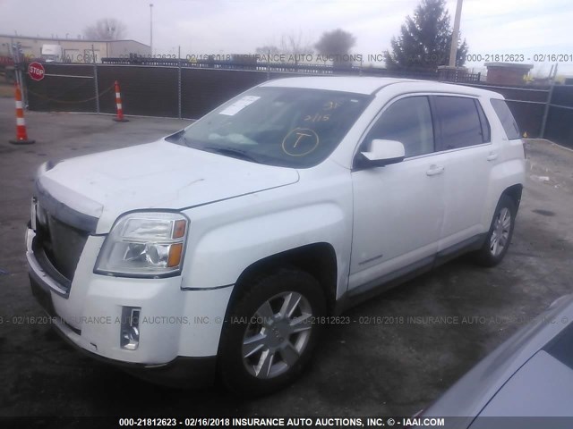 2GKALMEK1D6253150 - 2013 GMC TERRAIN SLE WHITE photo 2