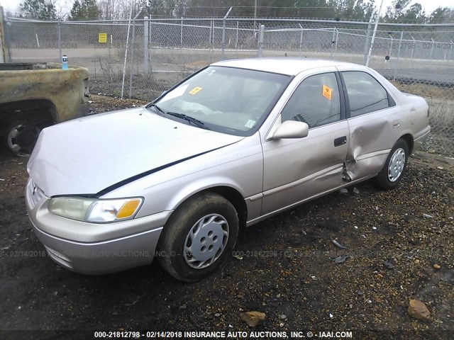 4T1BG22KXVU758552 - 1997 TOYOTA CAMRY CE/LE/XLE GOLD photo 2