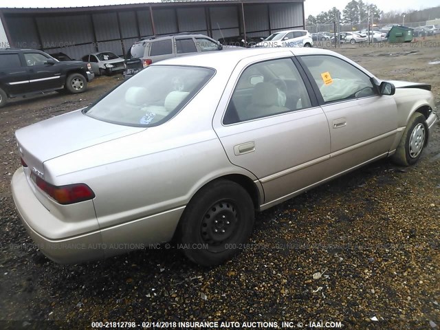4T1BG22KXVU758552 - 1997 TOYOTA CAMRY CE/LE/XLE 金色 照片 4
