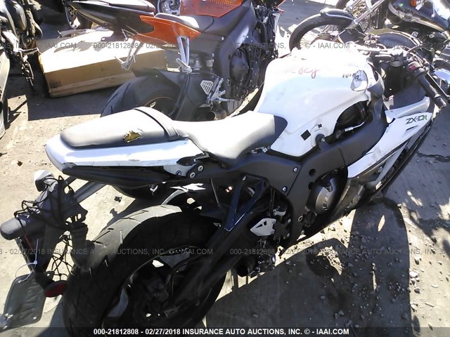 JKAZXCK14EA009807 - 2014 KAWASAKI ZX1000 K WHITE photo 4