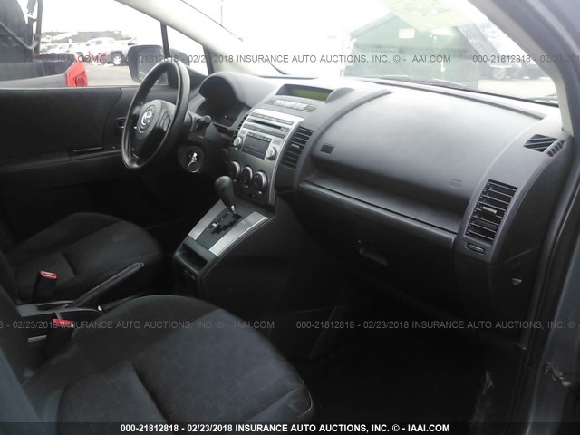 JM1CR29L990344936 - 2009 MAZDA 5 GRAY photo 5