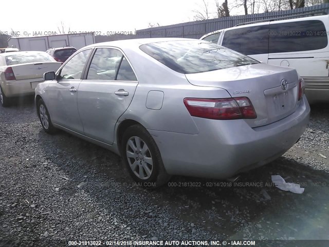 4T1BK46K28U069694 - 2008 TOYOTA CAMRY LE/XLE/SE SILVER photo 3