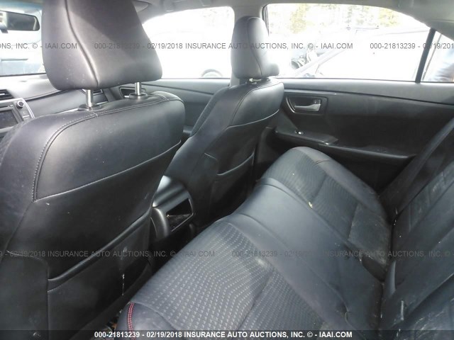 4T1BF1FK5FU970980 - 2015 TOYOTA CAMRY LE/XLE/SE/XSE შავი ფოტო 8