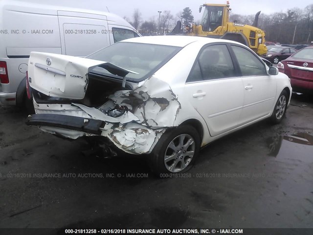 JTDBE32K540284774 - 2004 TOYOTA CAMRY LE/XLE WHITE photo 4