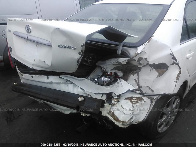JTDBE32K540284774 - 2004 TOYOTA CAMRY LE/XLE თეთრი ფოტო 6