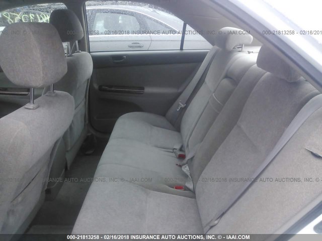 JTDBE32K540284774 - 2004 TOYOTA CAMRY LE/XLE თეთრი ფოტო 8