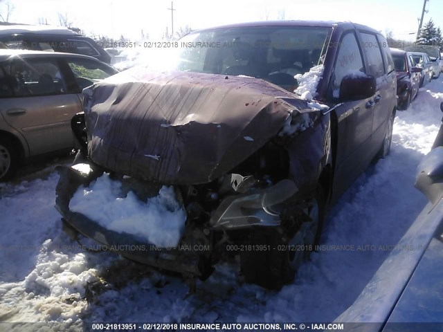 2V4RW3D19AR186662 - 2010 VOLKSWAGEN ROUTAN SE RED photo 2