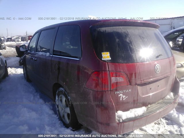 2V4RW3D19AR186662 - 2010 VOLKSWAGEN ROUTAN SE RED photo 3