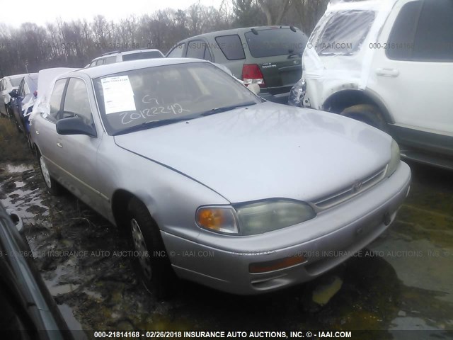 4T1SK12E8SU632138 - 1995 TOYOTA CAMRY LE GRAY photo 1