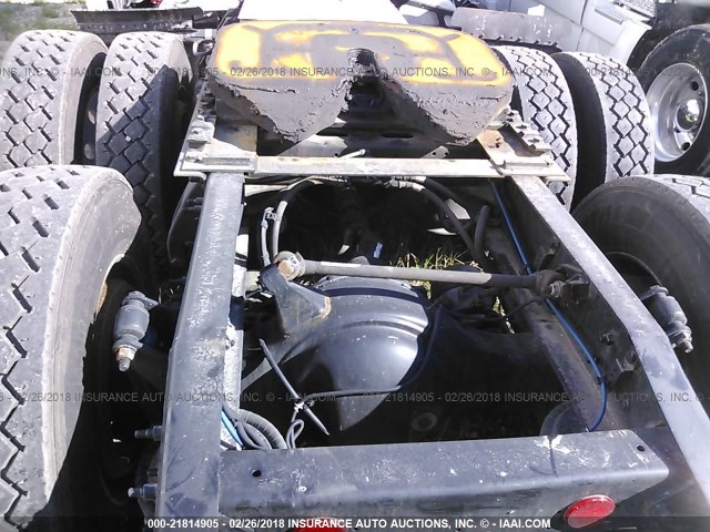 3AKJGLD58FSFK4835 - 2015 FREIGHTLINER CASCADIA 125  WHITE photo 8