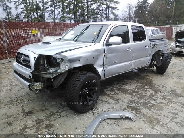 3TMLU4EN9AM054604 - 2010 TOYOTA TACOMA DOUBLE CAB ვერცხლისფერი ფოტო 2
