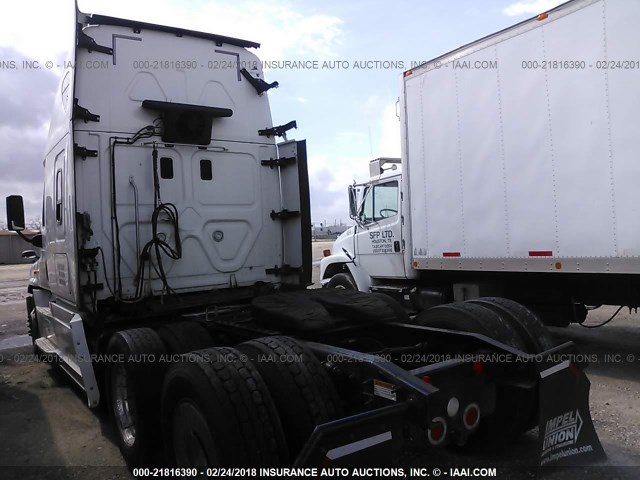 1FUJGLDR1HLHD5176 - 2017 FREIGHTLINER CASCADIA 125  WHITE photo 3