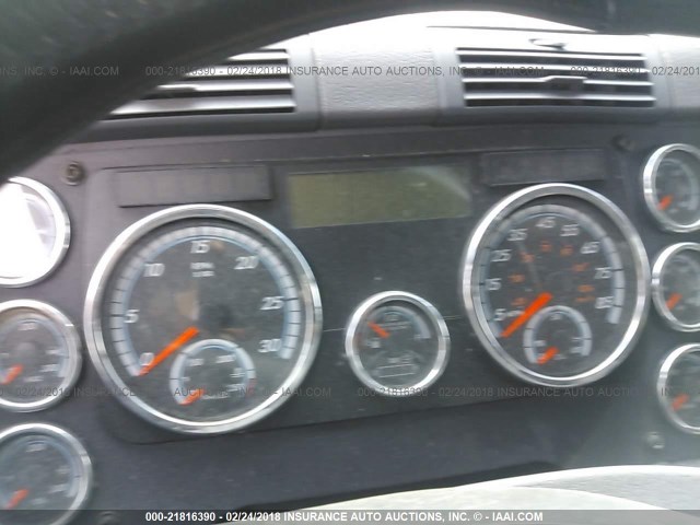 1FUJGLDR1HLHD5176 - 2017 FREIGHTLINER CASCADIA 125  WHITE photo 6