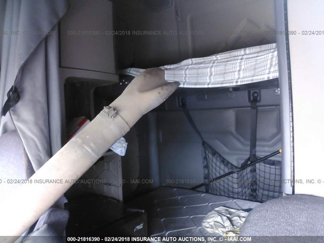 1FUJGLDR1HLHD5176 - 2017 FREIGHTLINER CASCADIA 125  WHITE photo 7