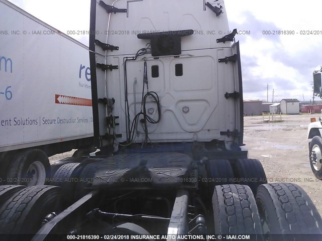 1FUJGLDR1HLHD5176 - 2017 FREIGHTLINER CASCADIA 125  WHITE photo 8