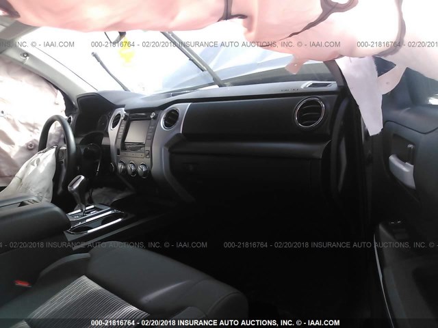 5TFUY5F16GX507039 - 2016 TOYOTA TUNDRA DOUBLE CAB SR/SR5 SILVER photo 5