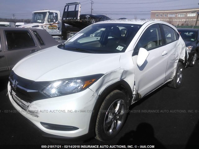 3CZRU6H39HM729694 - 2017 HONDA HR-V LX WHITE photo 2