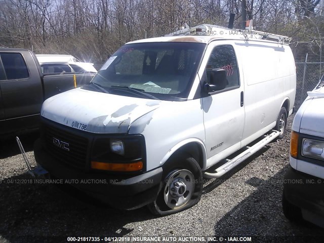 1GTGG25V041900620 - 2004 GMC SAVANA G2500 WHITE photo 2