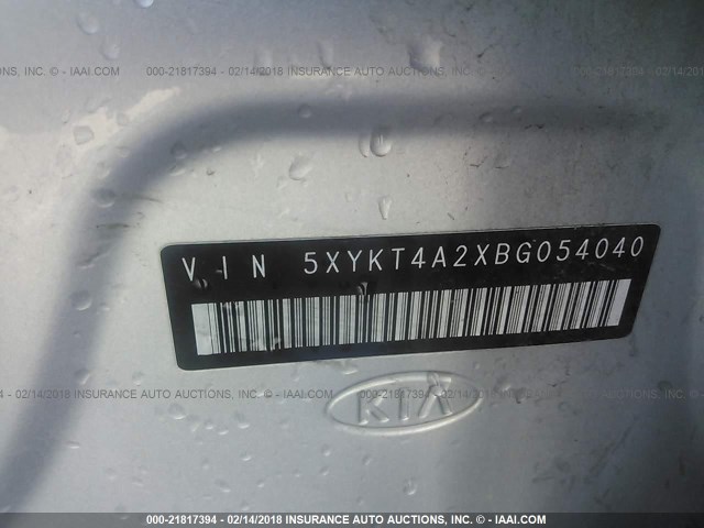 5XYKT4A2XBG054040 - 2011 KIA SORENTO LX SILVER photo 9