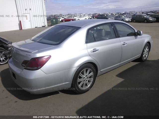 4T1BK36B98U311813 - 2008 TOYOTA AVALON XL/XLS/TOURING/LIMITED SILVER photo 4