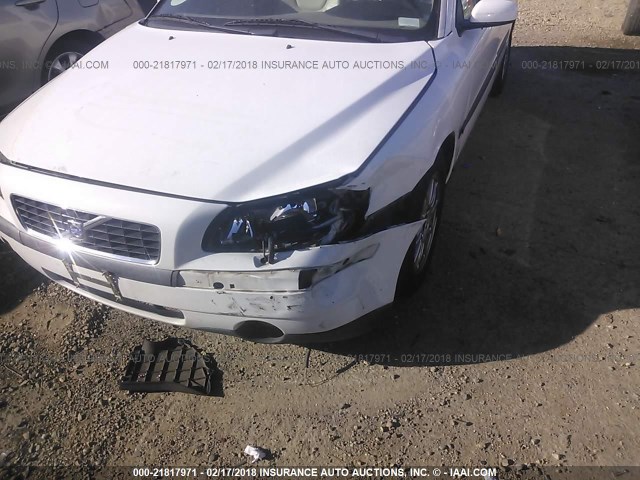 YV1RS64A942367362 - 2004 VOLVO S60 WHITE photo 6