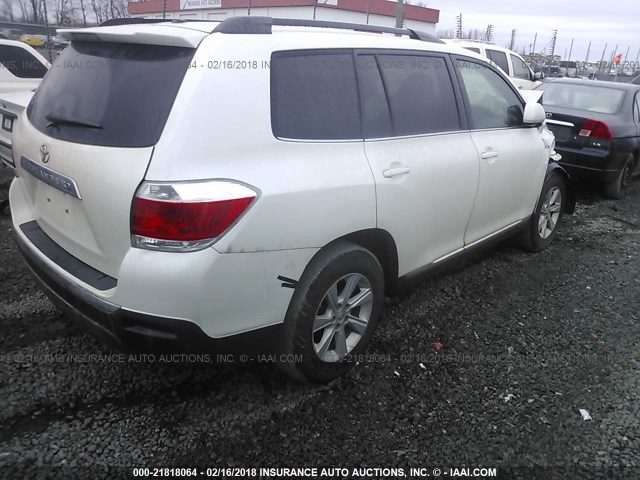 5TDZA3EH3CS029594 - 2012 TOYOTA HIGHLANDER SE WHITE photo 4