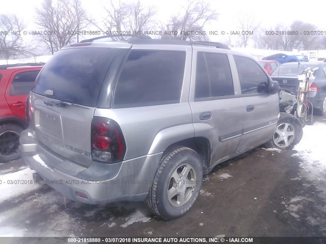 1GNDT13S422257348 - 2002 CHEVROLET TRAILBLAZER  SILVER photo 4