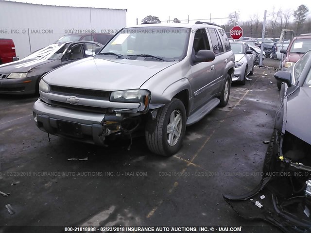 1GNDT13S332409041 - 2003 CHEVROLET TRAILBLAZER  GRAY photo 2