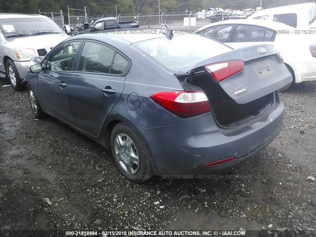 KNAFK4A67G5565886 - 2016 KIA FORTE LX BLUE photo 3