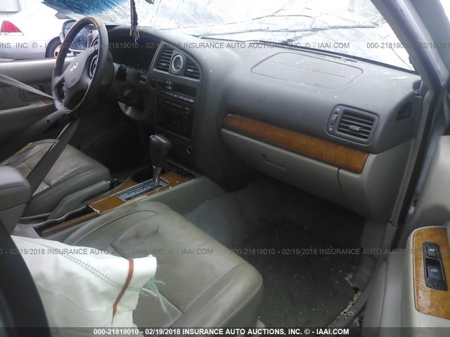 JNRDR09Y93W300931 - 2003 INFINITI QX4 SILVER photo 5